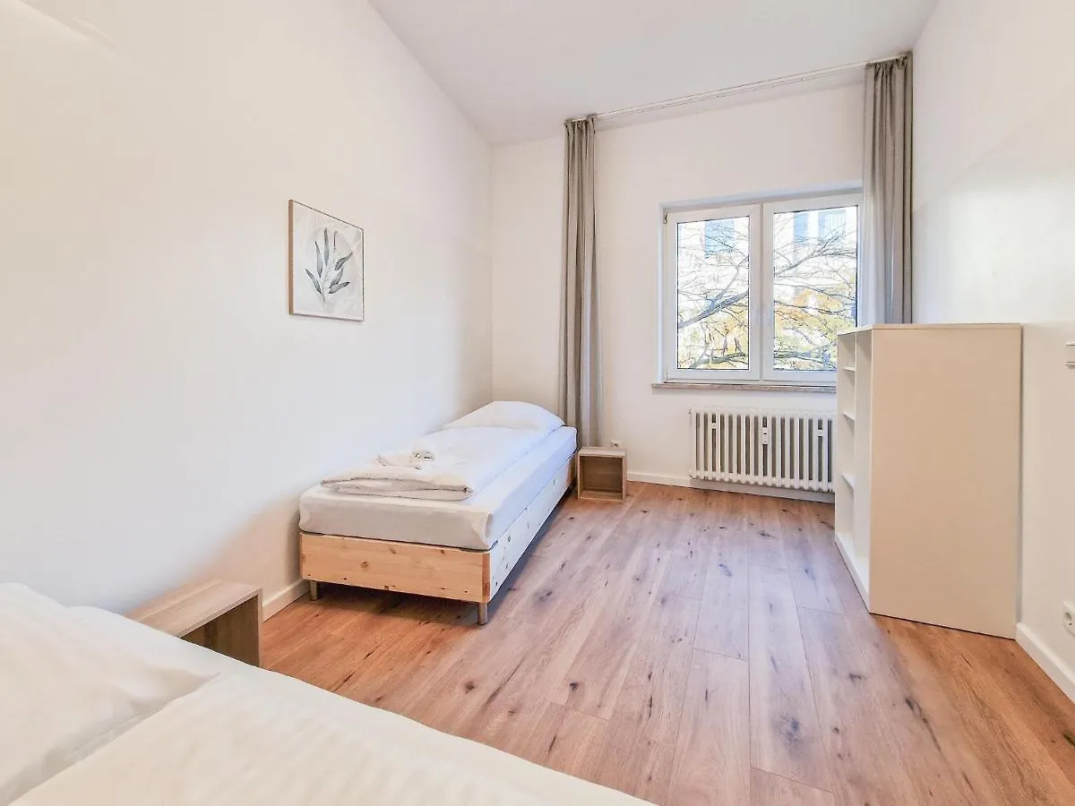 Raj Living - 300M2 Loft With 7 Rooms - 15 Min Messe Dus & Old Town Dus 뒤셀도르프 독일
